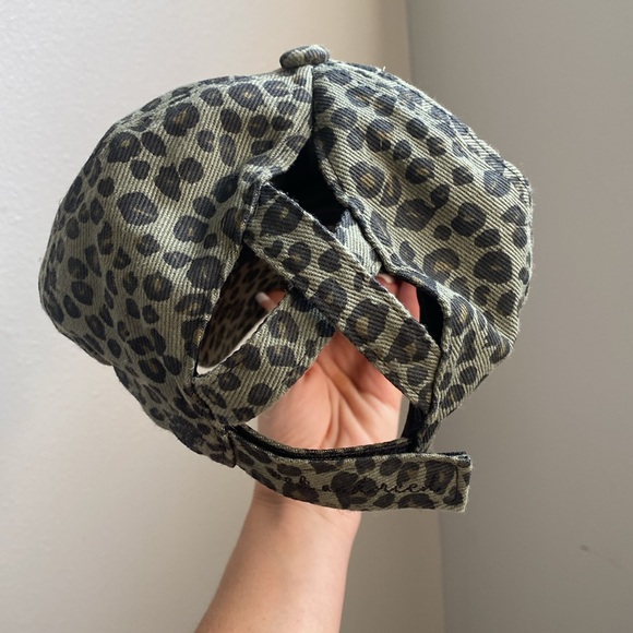 Oak and Reed leopard hat🖤 - Picture 2 of 4